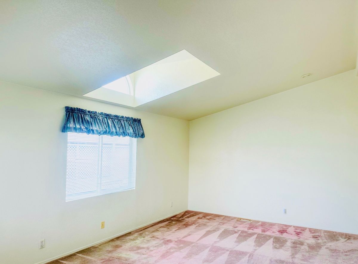 32371 Alipaz Street #050