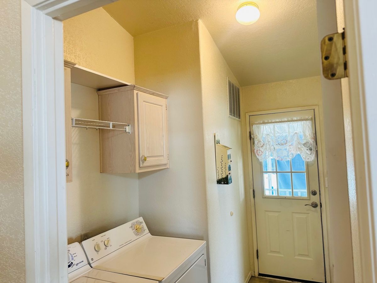 32371 Alipaz Street #050