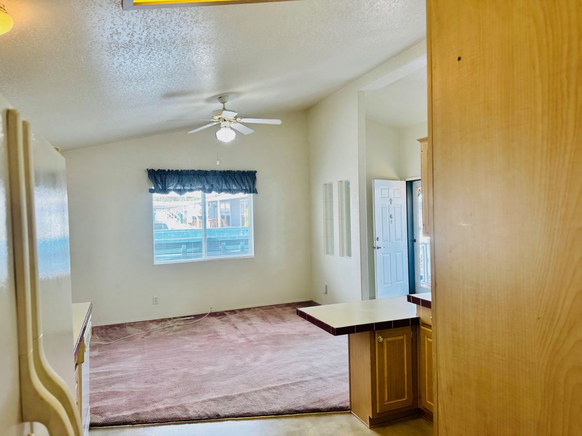 32371 Alipaz Street #050