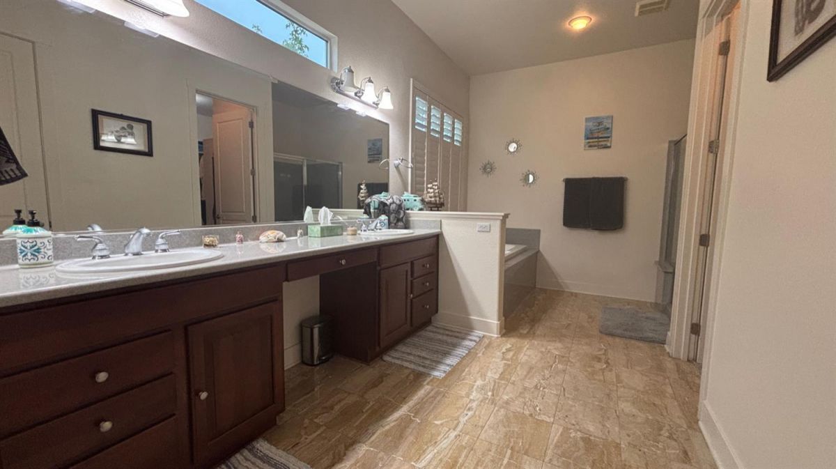 1062 Longhorn Lane