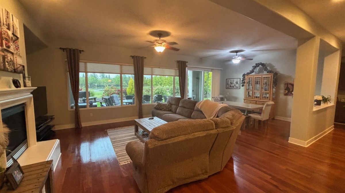 1062 Longhorn Lane