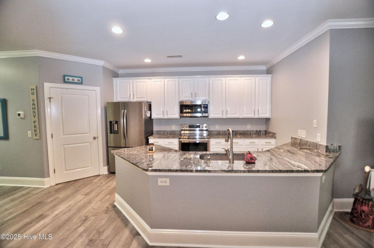 7195 Bonaventure Street