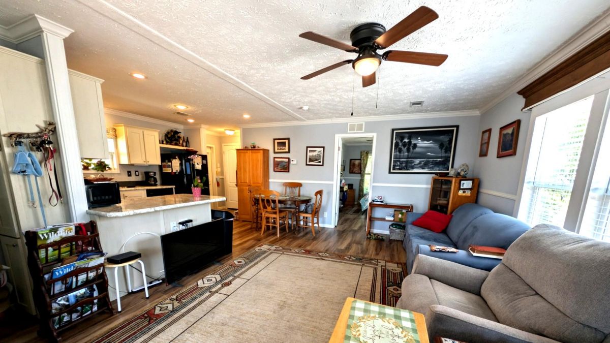 614 S Crooked Tree Path