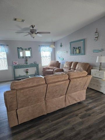 337 Seahorse Terrace