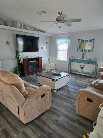 337 Seahorse Terrace