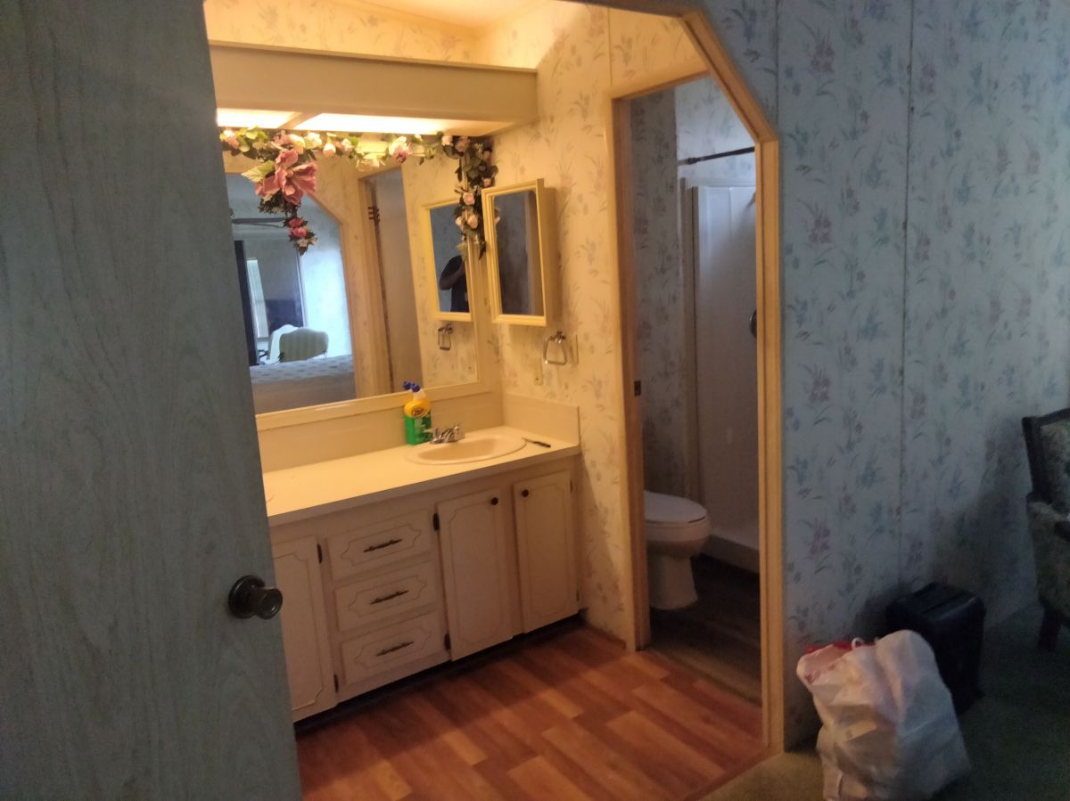 15456 LAKESHORE VILLA CIRCLE