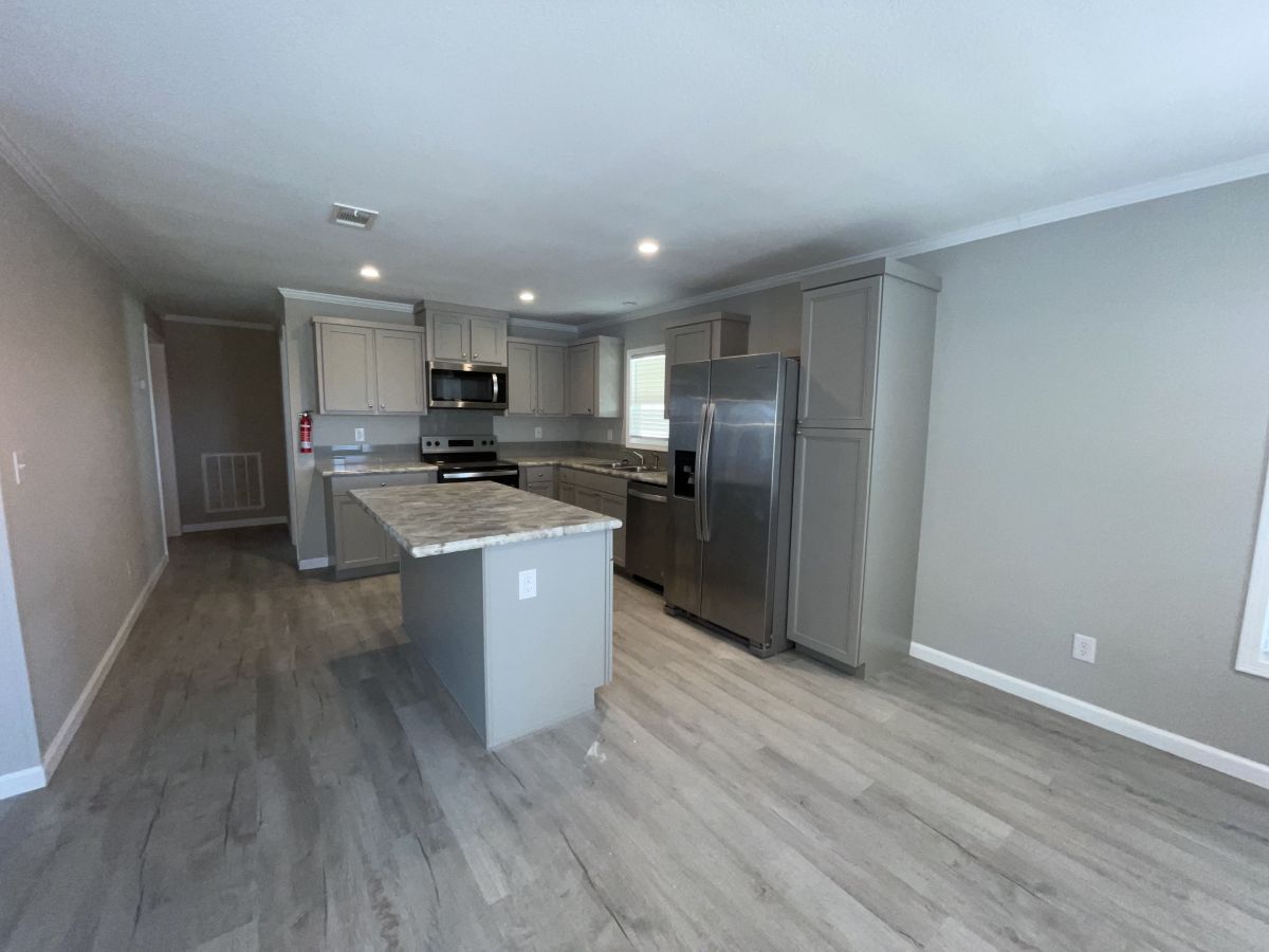 3000 US HWY 17/92 W LOT #606