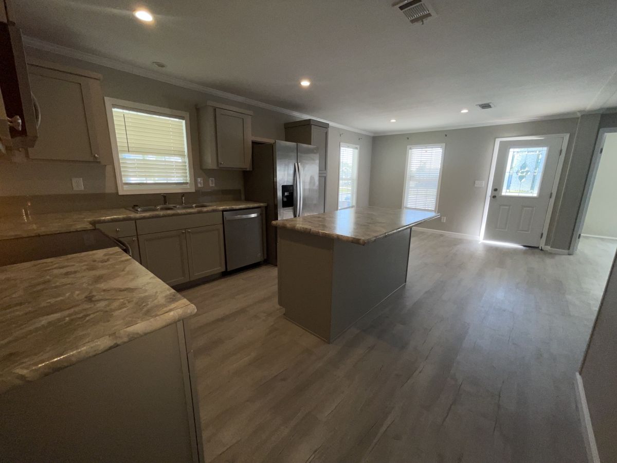 3000 US HWY 17/92 W LOT #606