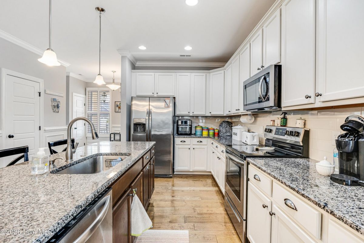 1386 Arot Court