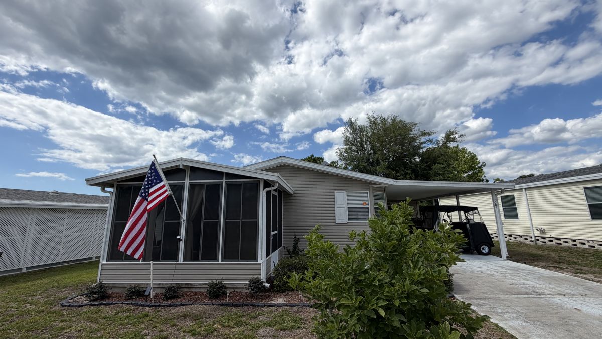 7085 W Lincolnshire Drive