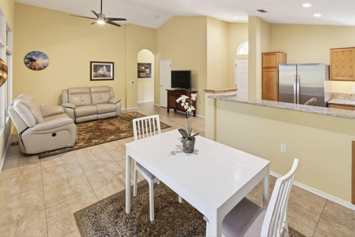 5329 Angelrock Loop