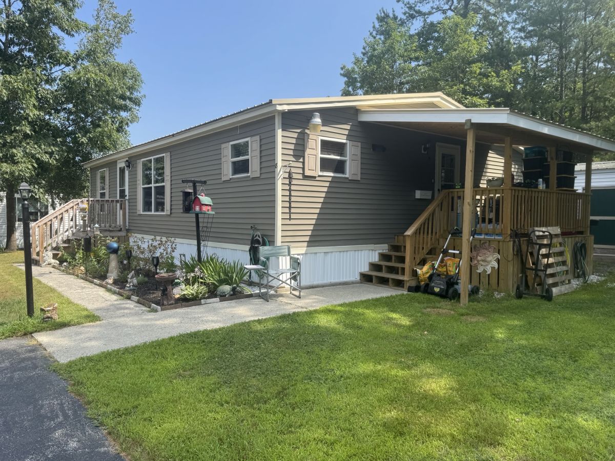 8 Dogwood Dr