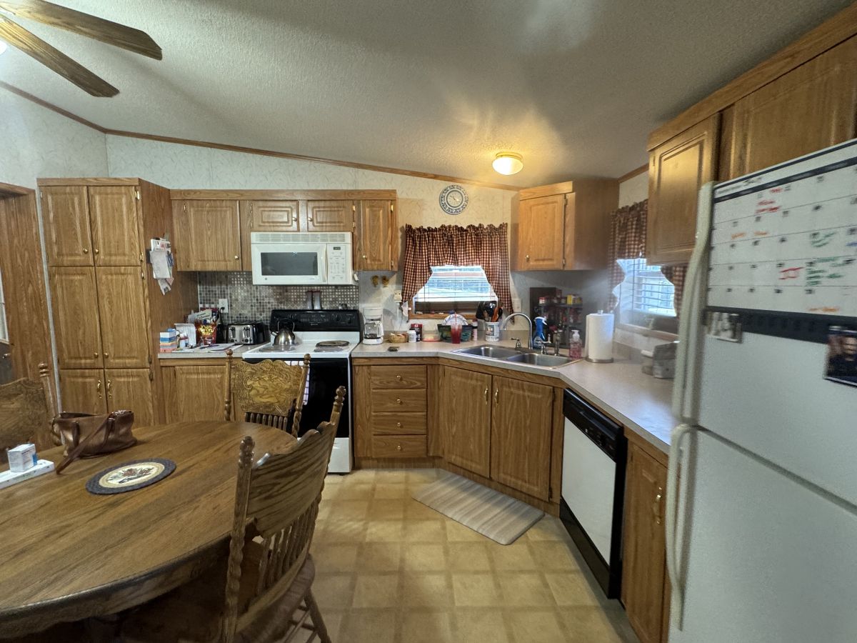 8 Dogwood Dr