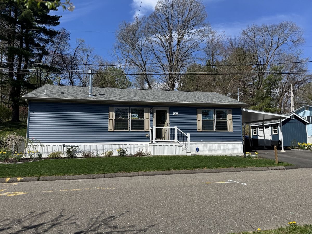 4 Brookside Drive