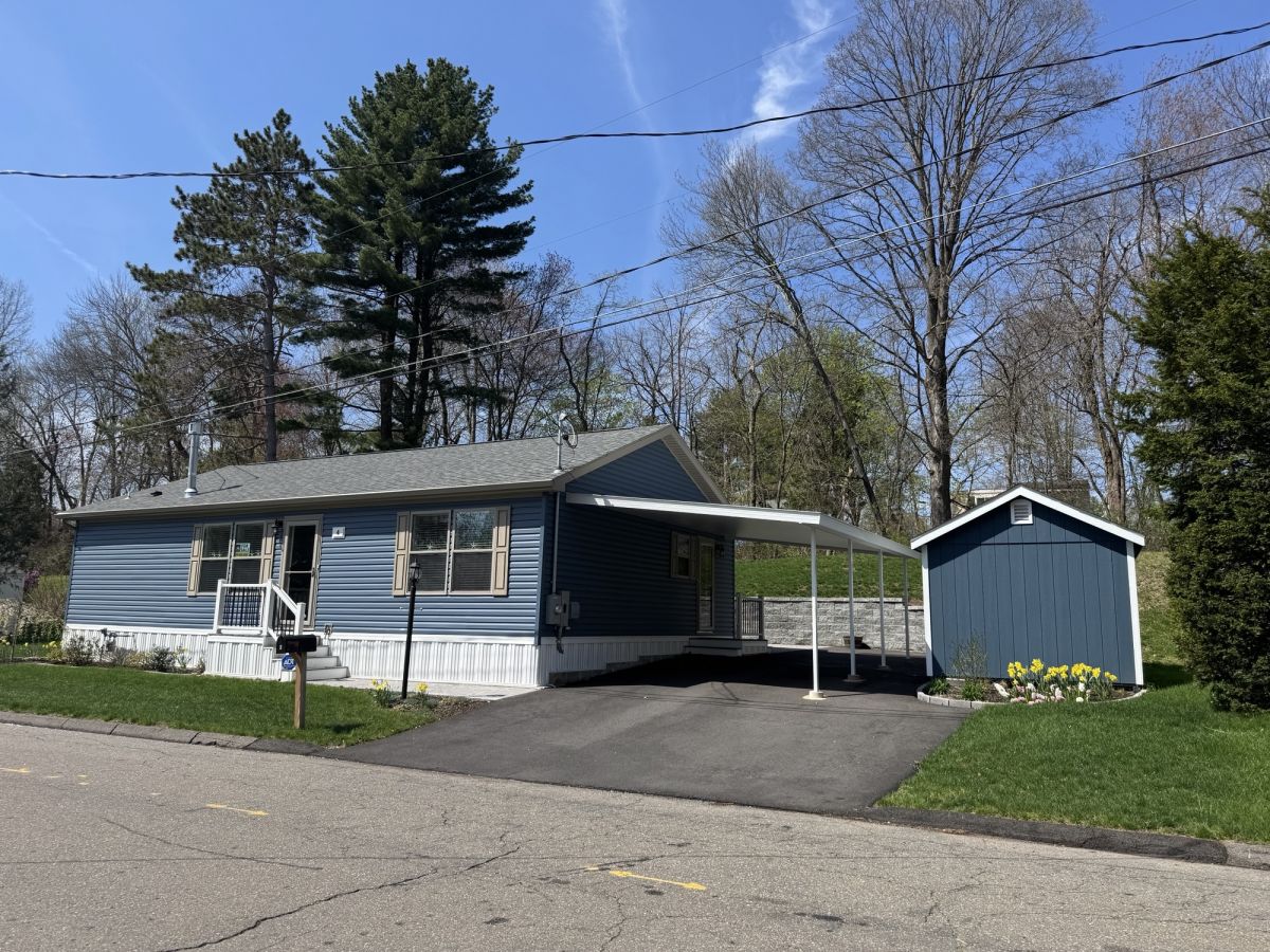 4 Brookside Drive