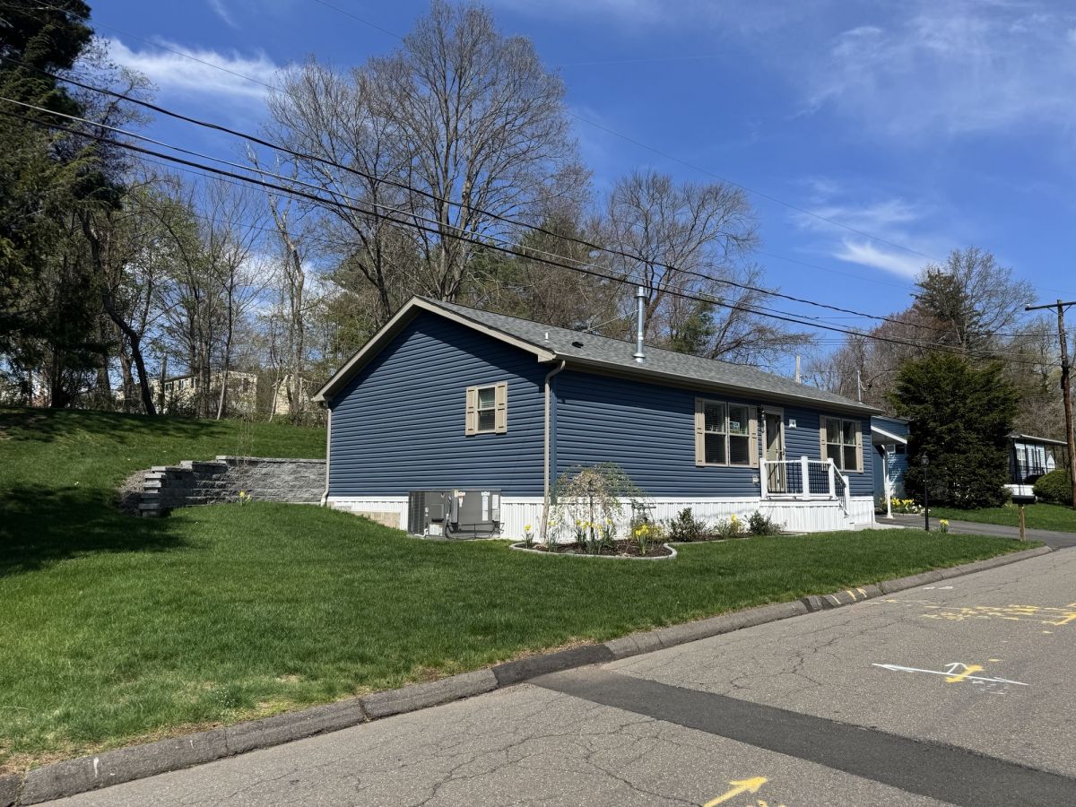 4 Brookside Drive