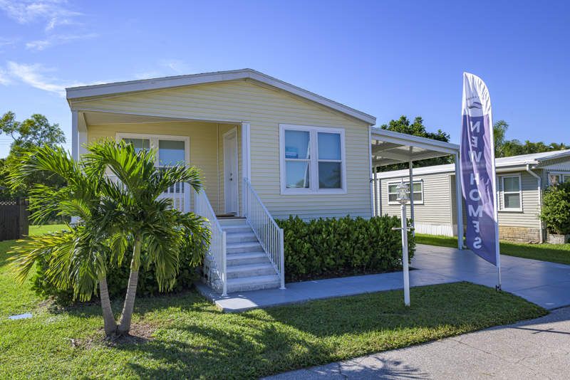 8 Queen Palm Drive