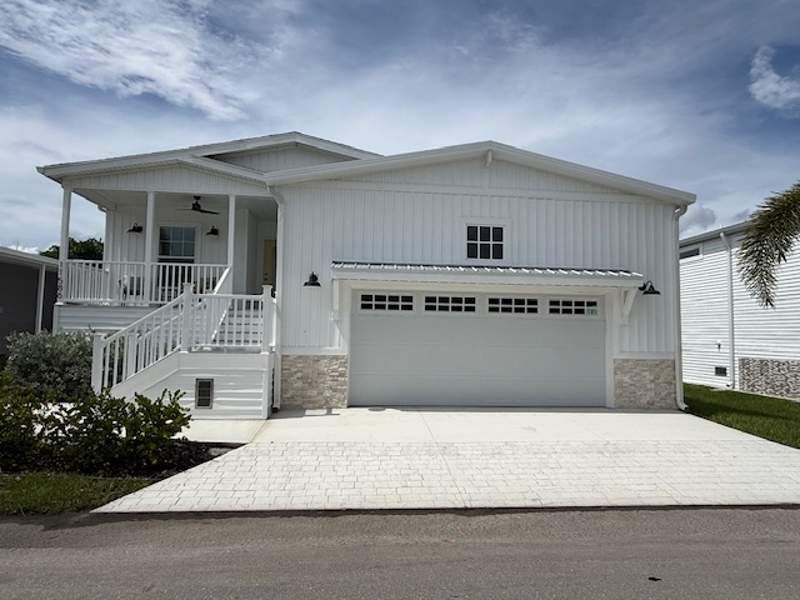 11586 Palm Dr