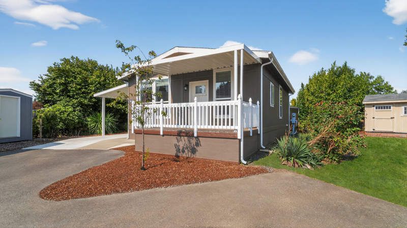 2200 Lancaster Dr SE #18B