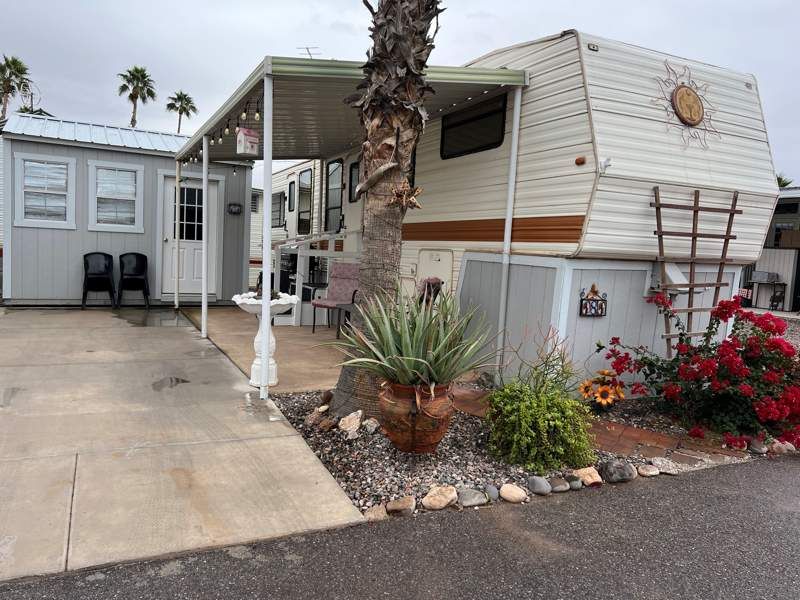 1050 S. Arizona Blvd. #181