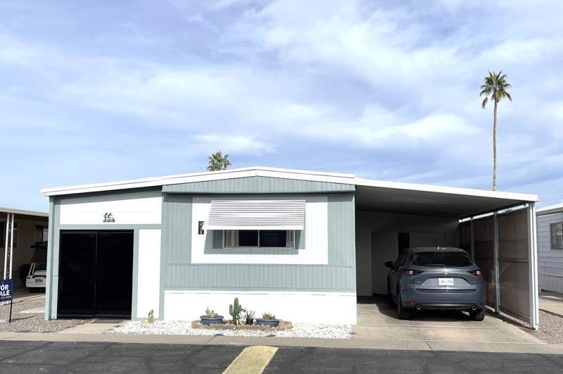 305 S. Val Vista Drive #408