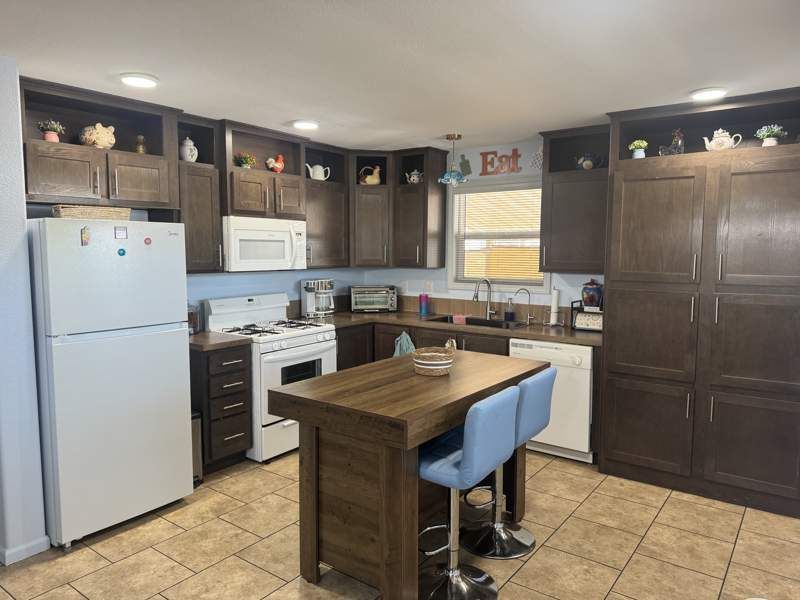 4470 E. Vegas Valley Dr. #077