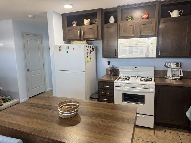 4470 E. Vegas Valley Dr. #077
