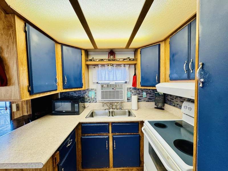 10442 N Frontage Rd #373