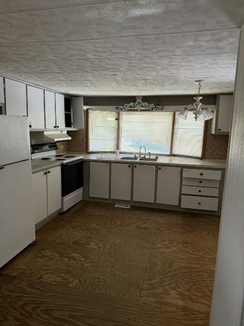 2 Oak Drive