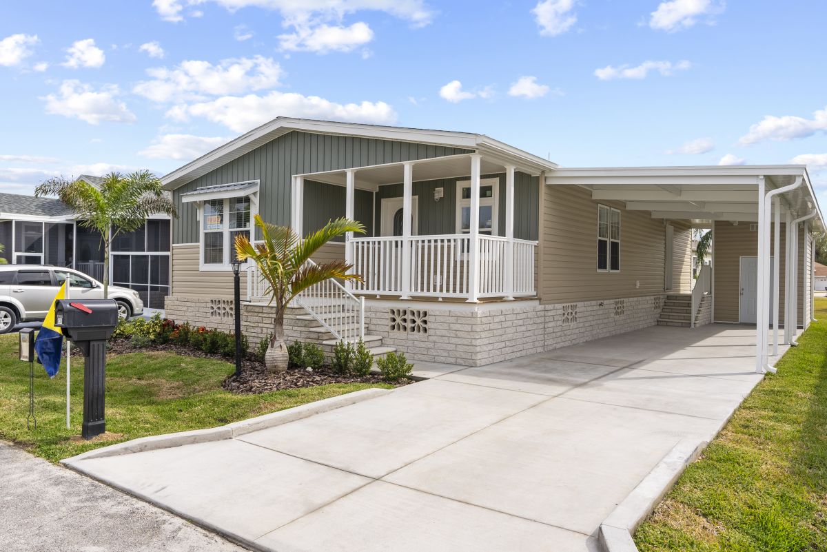 3000 US HWY 17/92 W LOT #638