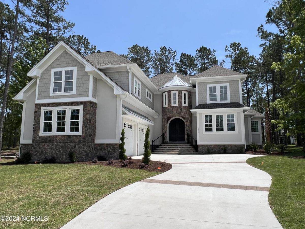521 Lindgrove Place