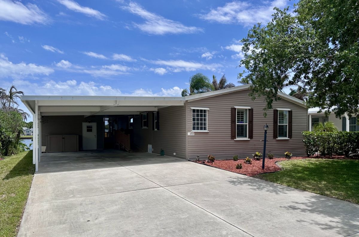1053 WEST LAKEVIEW DRIVE