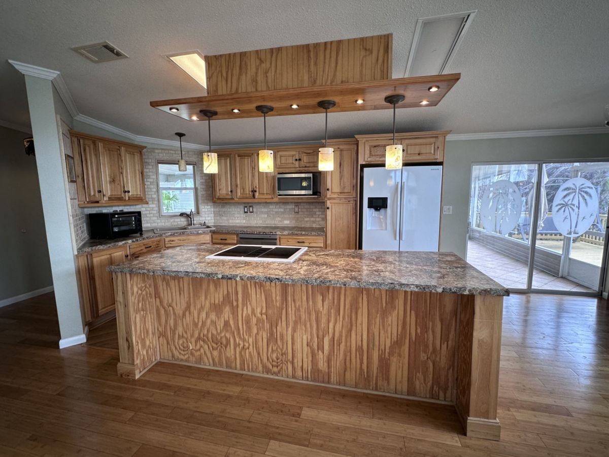 1053 WEST LAKEVIEW DRIVE