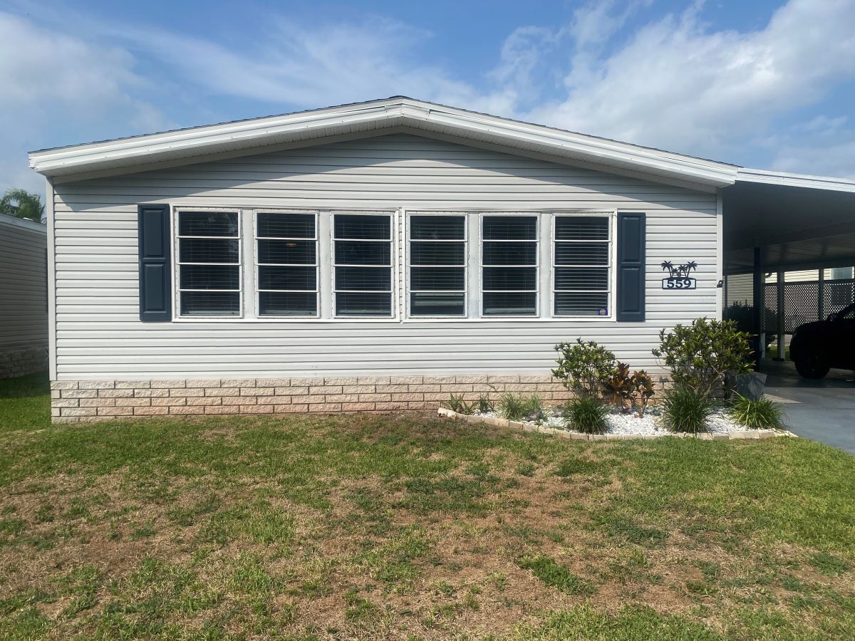 559 Goldenrod Cir N