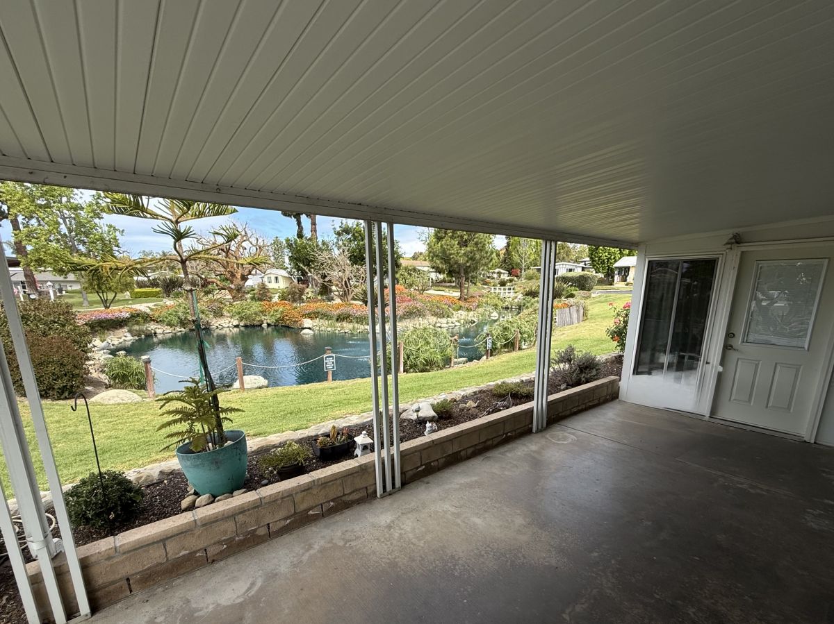 135 Dickens Circle