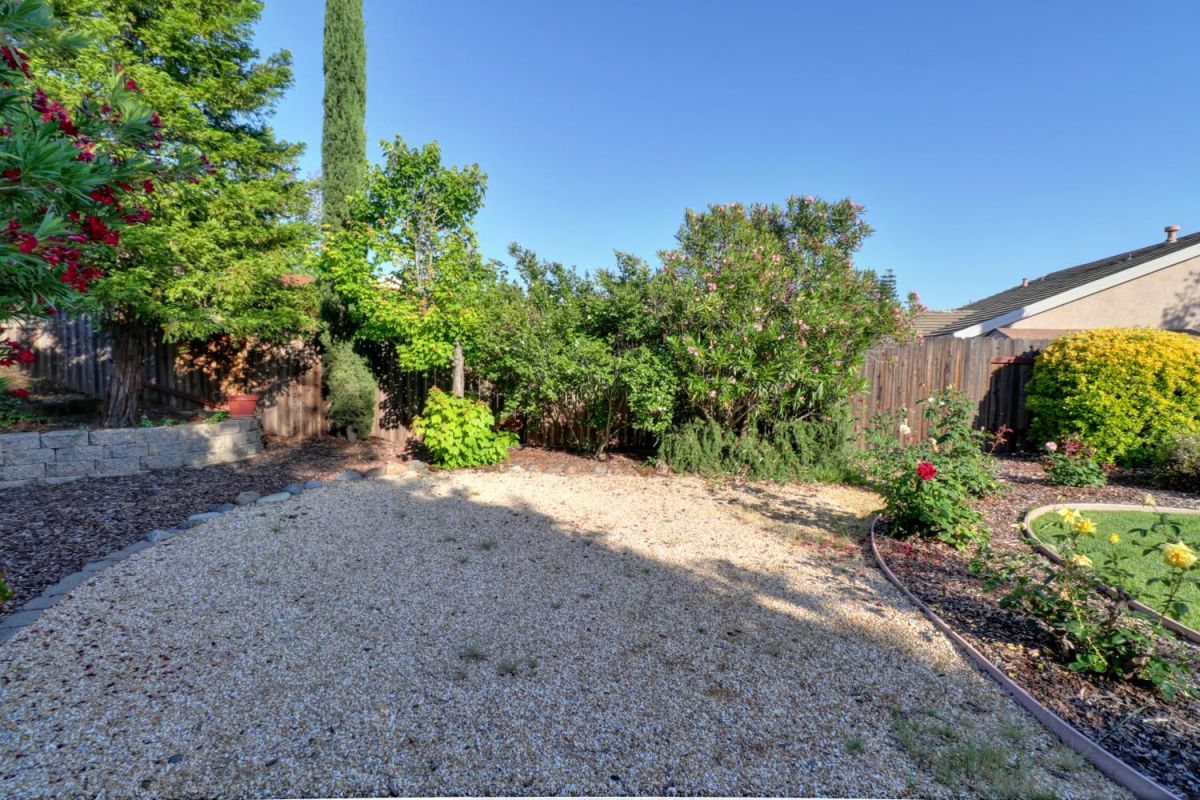 3550 Saddlepeak Court