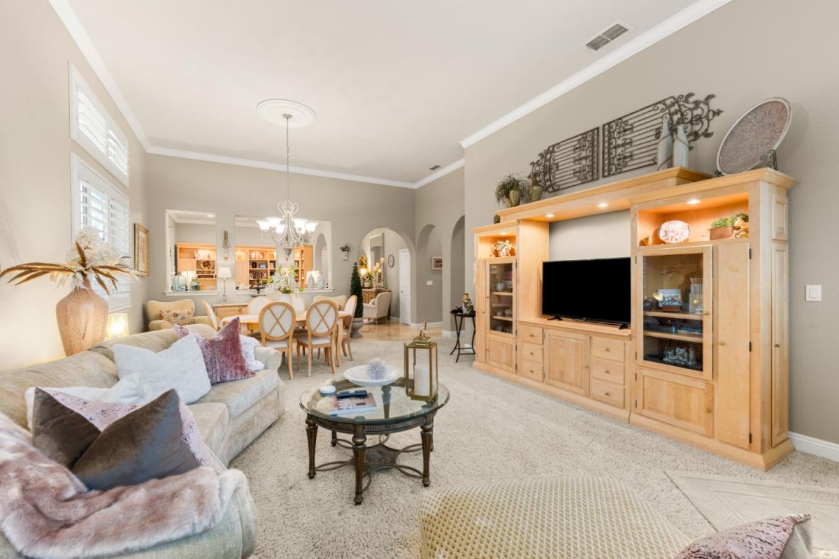 5723 Grassington Lane