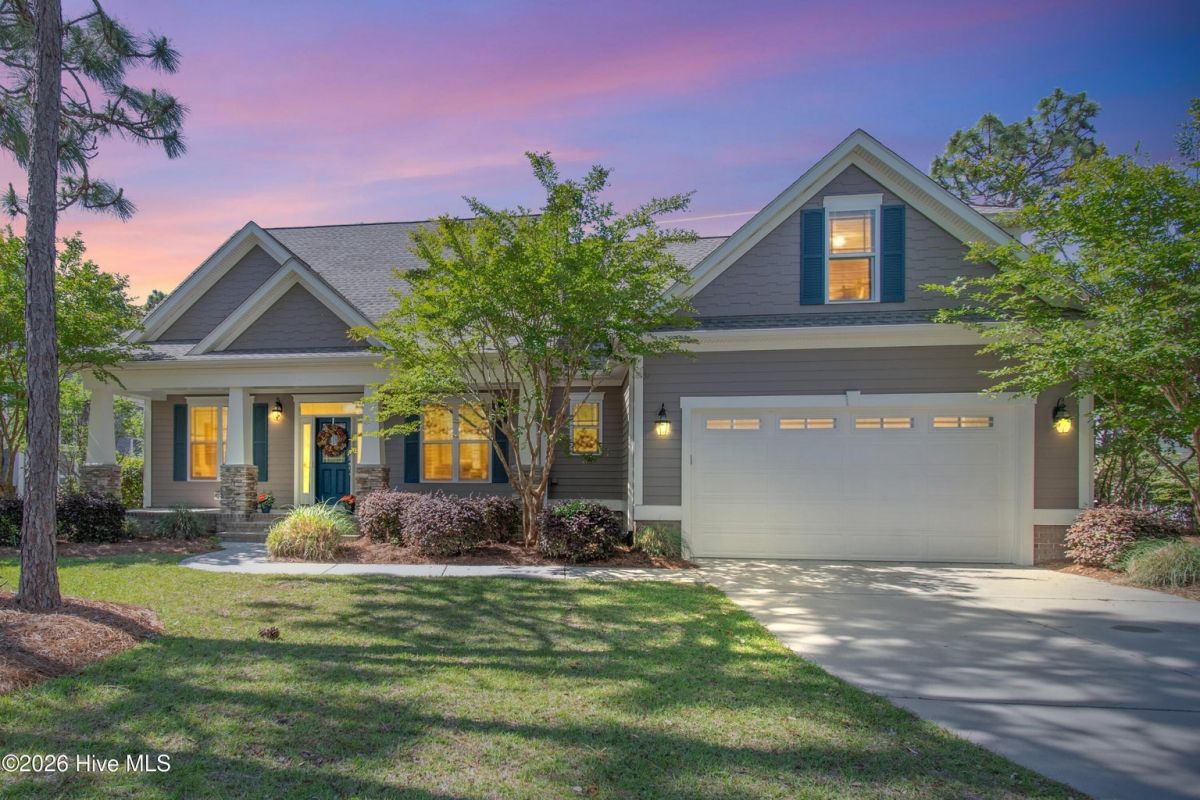 2738 Oak Forest Drive