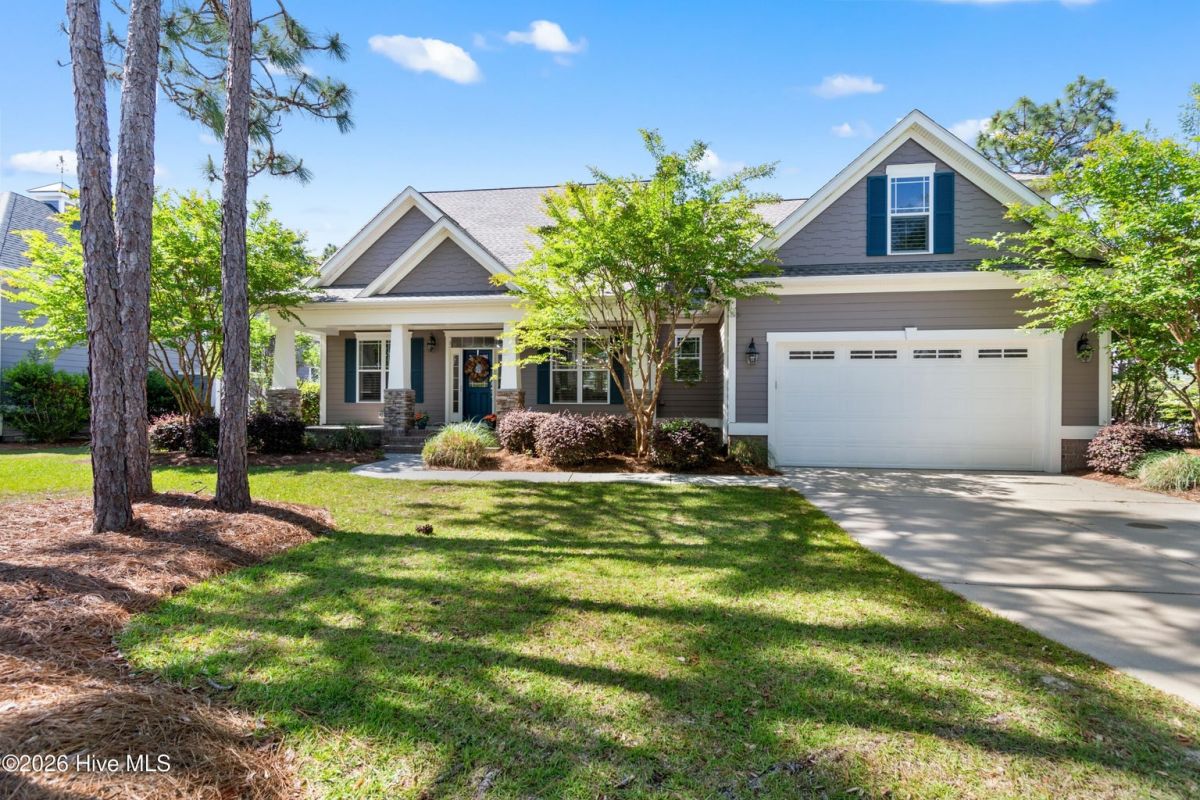 2738 Oak Forest Drive