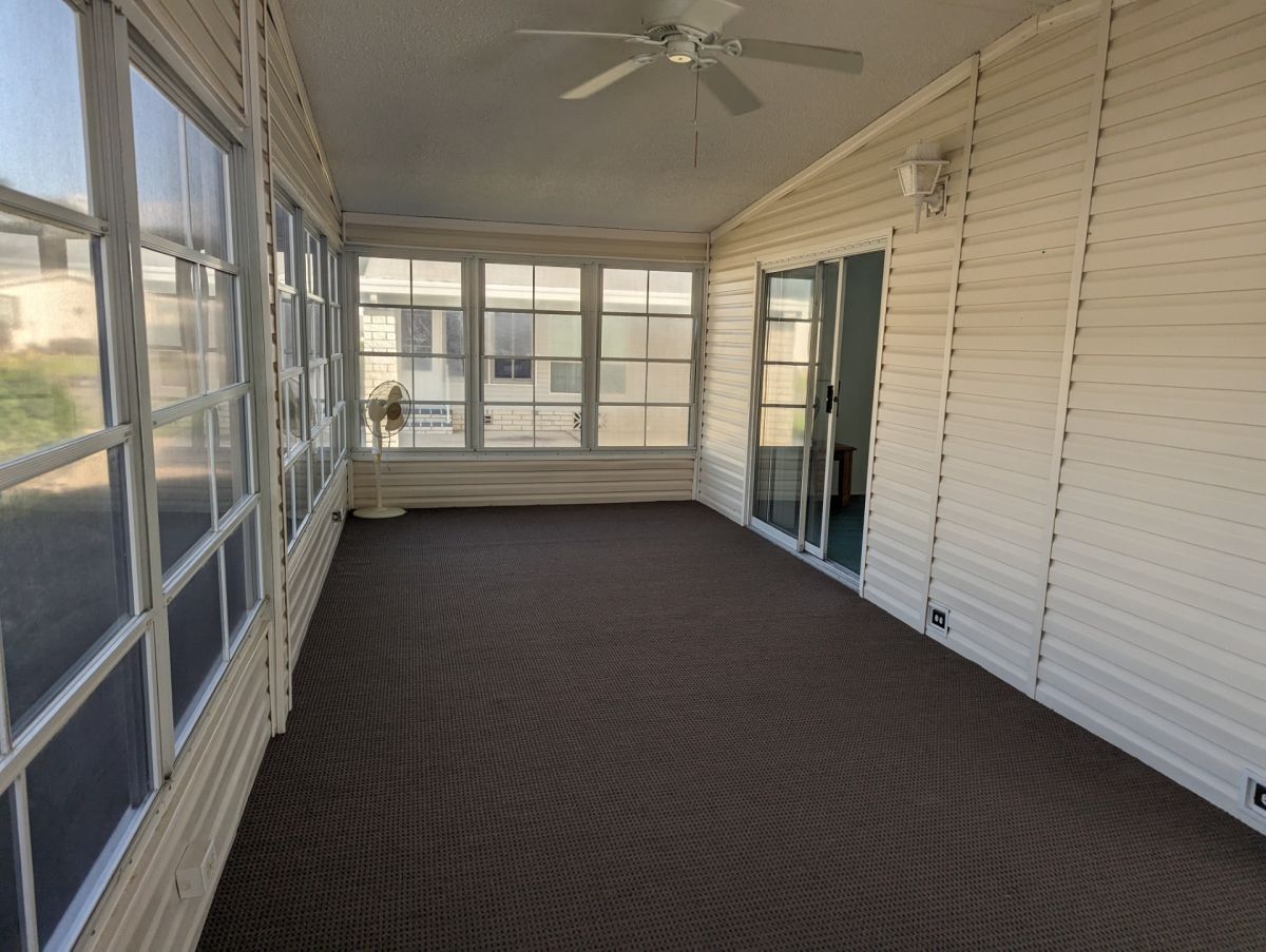 527 Astor Wy