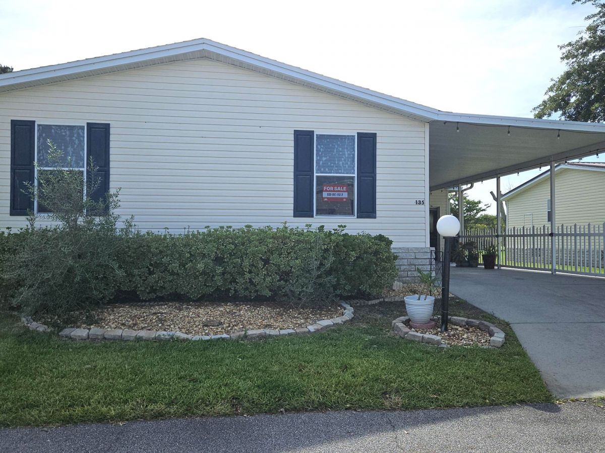 135 CYPRESS WAY