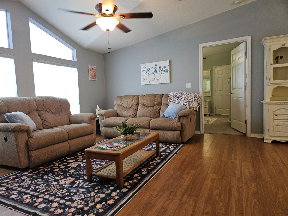135 CYPRESS WAY