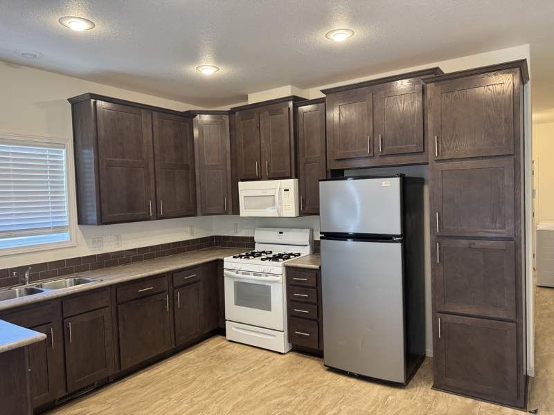 4470 E. Vegas Valley Dr. #043