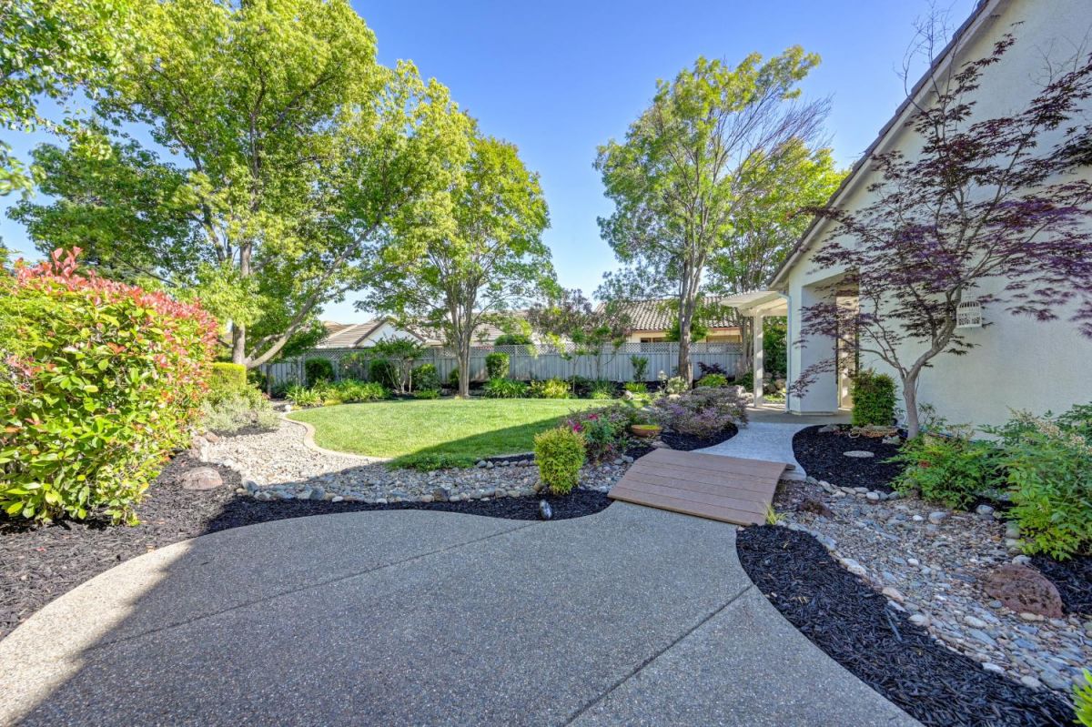 325 Roundhill Court
