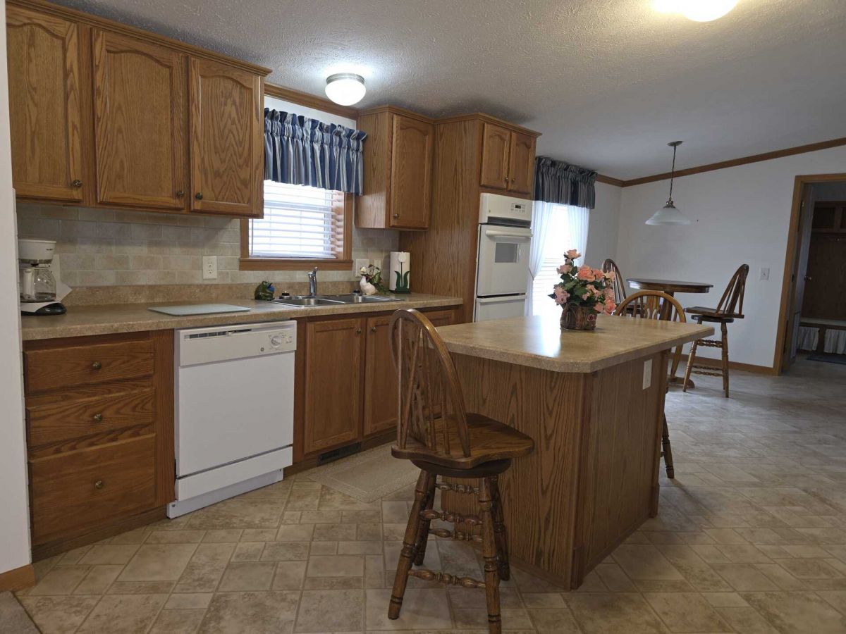 371 Pin Oak Circle