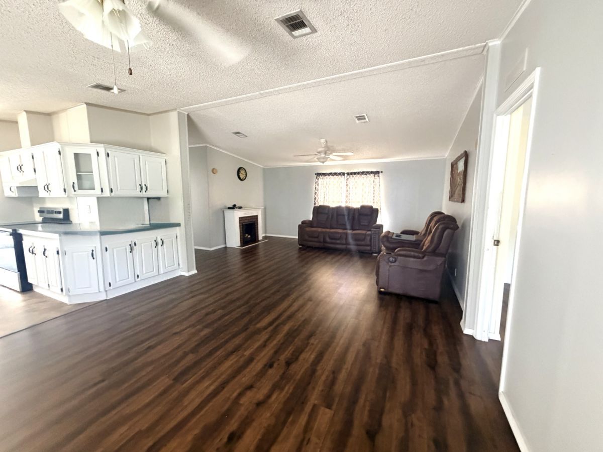 449 Goldenrod Cir S