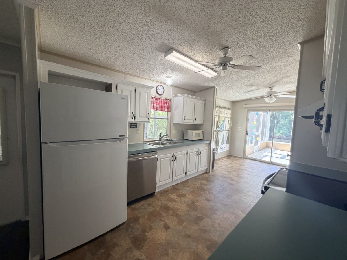 449 Goldenrod Cir S