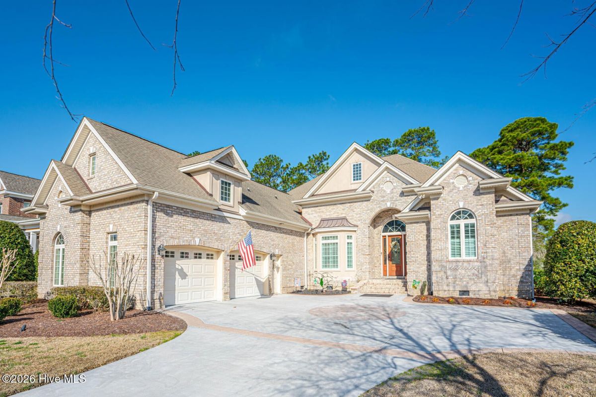565 Westchester Place