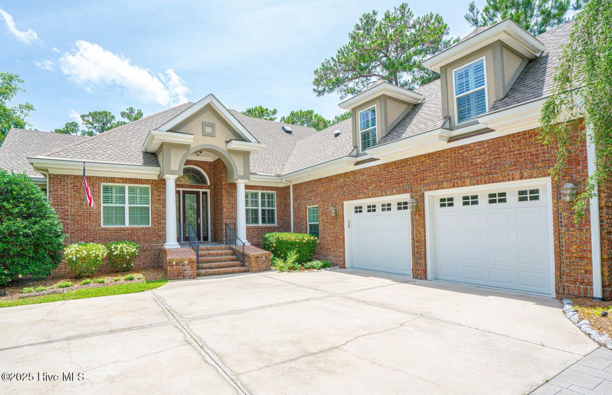545 Gladstone Circle