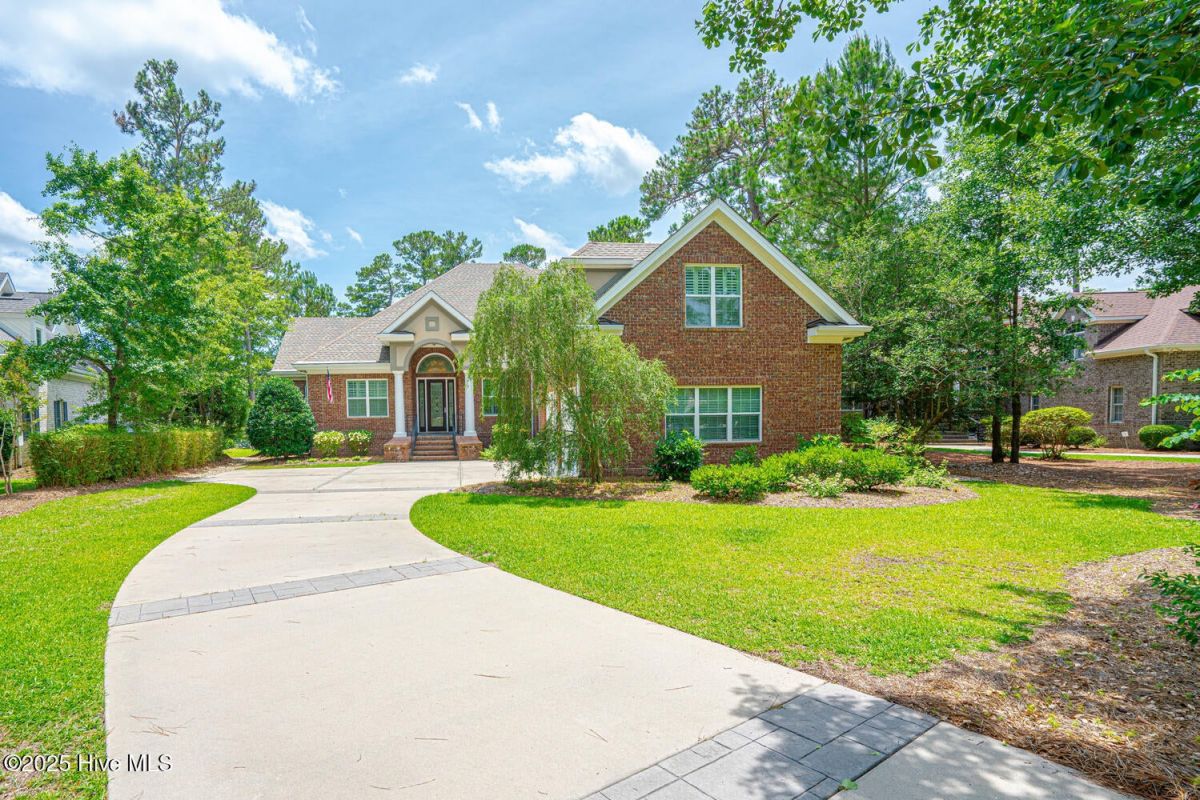 545 Gladstone Circle